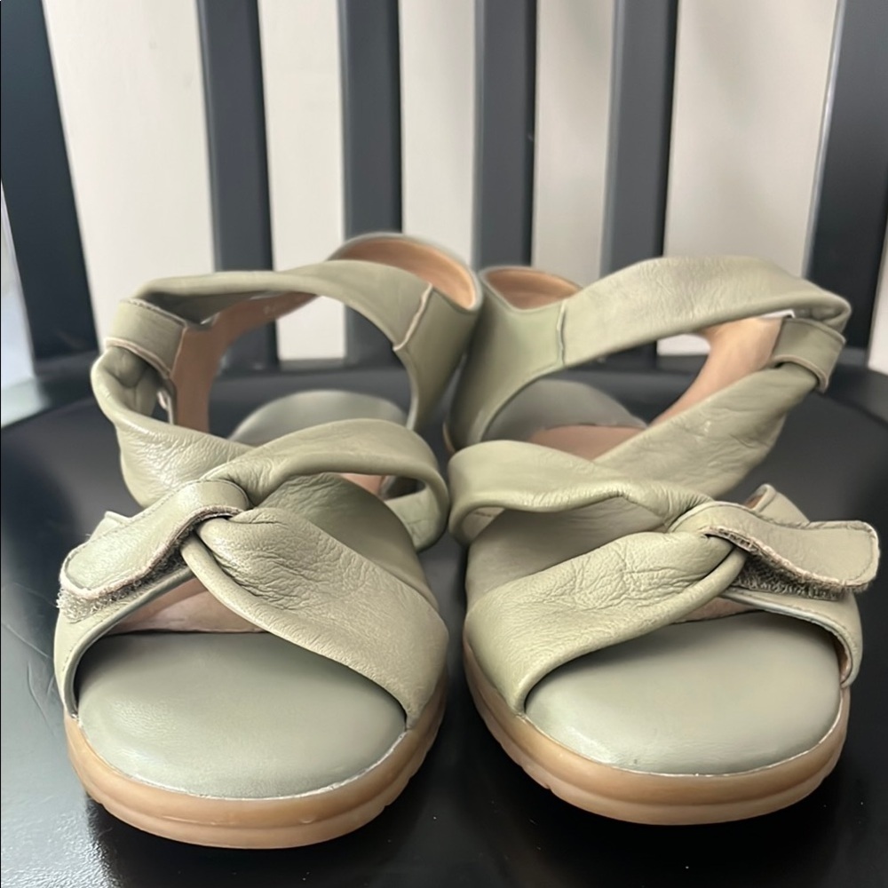BeautiFeel Mint Green Leather Sandals w/ Adjustable Straps and Cushioned Footbed - Picture 5 of 9